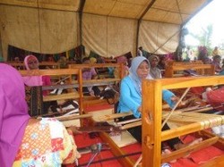 Kebanyakan Desainer Cuma Jiplak Motif Tenun NTT