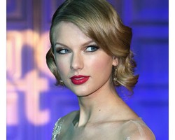  Foto: Bagaikan Dongeng, Taylor Swift Bahagia Bertemu Pangeran William