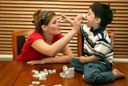 Ketika Anak Lebih Dekat dengan Pengasuh Ketimbang Orang Tuanya