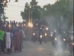 Ratusan Pesilat Bentrok dengan Warga