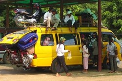 Ada Bocah Sakti Ala Ponari, Desa di Kamboja Banjir Pengunjung