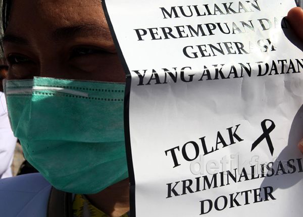 Aksi Solidaritas Tolak Kriminalisasi Dokter