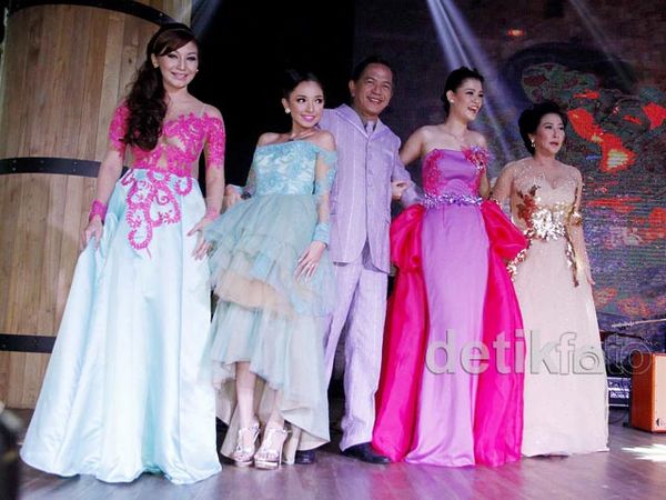 Seksinya Istri-istri Eyang Kubur