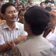 Penderita Tumor Ngamuk, Dokter di RSU Soetomo Bersorak Huuu..