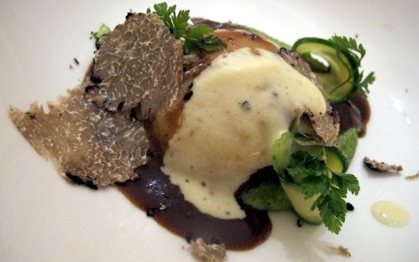 Olahan Seafood Mewah Kreasi Chef Prancis Berbintang Dua Michelin