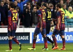 Para pemain Barcelona tampak kecewa dengan hasil tersebut. Reuters/Toussaint Kluiters.