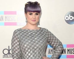 Hanya Makan Jamur, Berat Badan Kelly Osbourne Turun 30 Kg