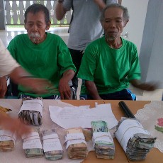 Aww, Bos Walang Cubit-cubit Saaran yang Tiba-tiba Bisa Berbicara