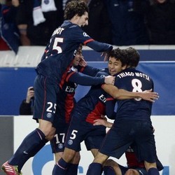 Ibra-Cavani Bawa PSG Lolos dari Grup