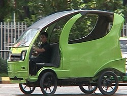 Dokter di Surabaya Ciptakan Mobil Udara