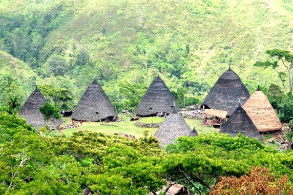 Ini Wajah Indah & Misterius Kampung Wae Rebo