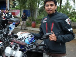 Dapat Motor Byson, Ngajak Temen-teman Makan Sepuasnya