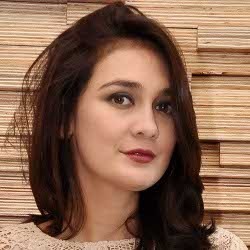 Dikabarkan Dekat dengan Piyu, Luna Maya Tertawa