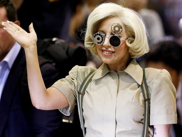 Tiba di Jepang, Lady Gaga Tampil Normal