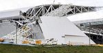 Crane di Stadion Piala Dunia 2014 Ambruk