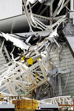 Crane di Stadion Piala Dunia 2014 Ambruk