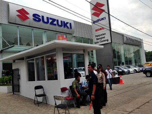 Suzuki Resmikan Diler di Narogong