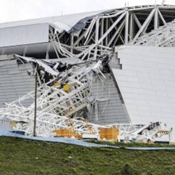 Crane Ambruk di Stadion Piala Dunia 2014, Tiga Orang Tewas