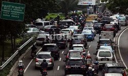 Survei PDB: 47% Responden Sadar Macet Tak Cuma Tanggung Jawab Jokowi