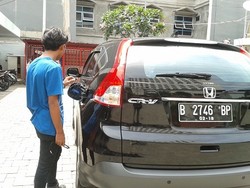 Mobil CR-V Baru Ikutan Antre Pasang RFID di SPBU Cikini