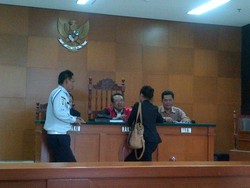  Novi Menangis Minta Denda Terobos Busway Didiskon, Hakim Mengabulkan