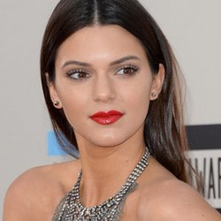 Kendall Jenner, Si Seksi yang Pemalu