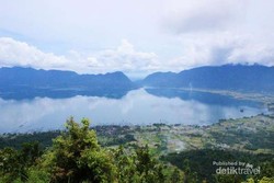 Lihat Danau Maninjau & Samudera Indonesia Sekaligus, Bisa!