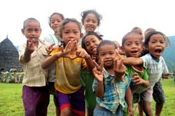 Keep Smile! Senyum Gemas Anak-anak Wae Rebo