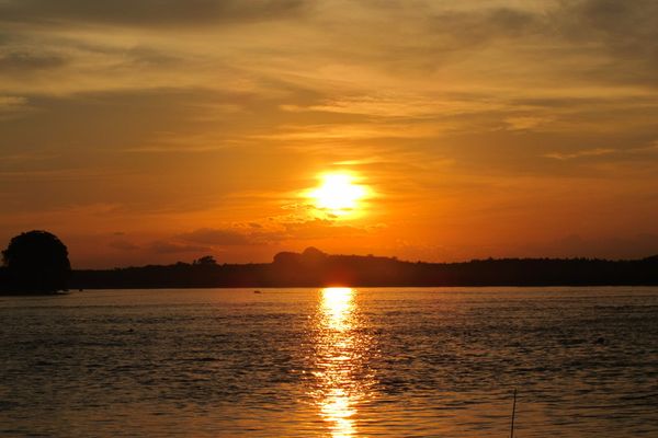 Seperti Ini Sunset Cantik di Sungai Musi