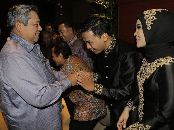 SBY Nonton Film 99 Cahaya di Langit Eropa