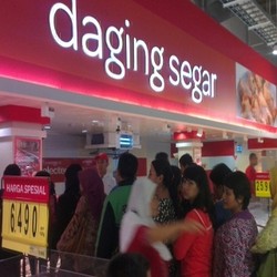 Dijual Rp 19.750/Ekor, Ayam Jadi Buruan Pengunjung Midnight Sale