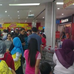 Ada Midnight Sale, 1.800 Troli di Carrefour Ludes