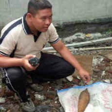 Gali Septic Tank, Dua Pekerja Temukan Mortir Tua