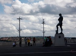 Di bagian atas stadion dibangun patung salah satu pahlawan sepakbola Inggris, Sir Bobby Moore. Pengunjung yang menziarahi stadion ini wajib berfoto di depan patung kapten timnas Inggris saat menjuarai Piala Dunia 1966 itu.