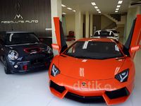 Baru 21 Tahun, Sudah Punya Showroom Mobil Mewah