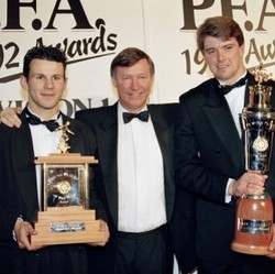 Gurauan Pallister: Sudah Saatnya Giggs Pensiun agar Pemain Muda Bisa Main