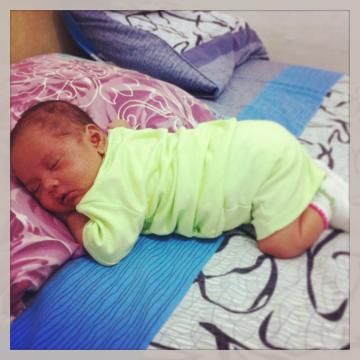 Davina Shakira, 27 Hari, Perempuan