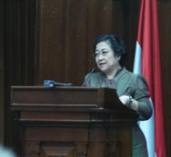 Mega Cerita Soal Telepon Bush Minta Pendapat Agresi Militer ke Irak