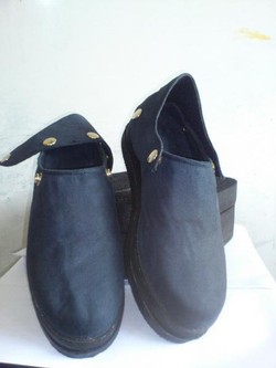  Begini Jadinya Kalau Tiga Sepatu Dijadikan Satu di Tangan Fitri