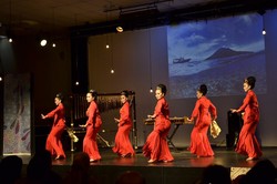 Semarak Alunan Angklung dan Lenggok Penari di Indonesia Summer 2013