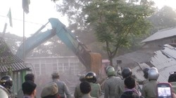 Penertiban Bangunan di Sekitar Waduk Ria Rio Dimulai, Situasi Kondusif