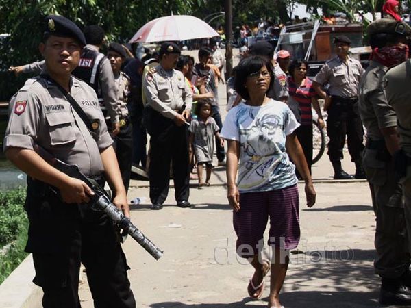 TNI-Polri Amankan Penertiban Waduk Ria Rio