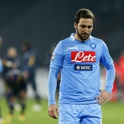 Mulai Mengendur, Napoli Tak Mau Dicoret dari Persaingan Juara