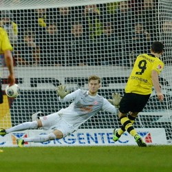 Diwarnai Tiga Penalti, Dortmund Tundukkan Mainz 3-1