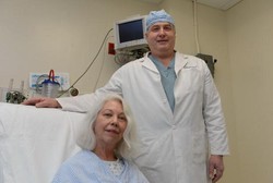 Dokter AS Sukses Kembalikan Pendengaran Wanita Tuli Ini dengan Implan Magnet Baru