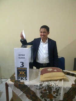  Nyoblos di Pontianak, Anis Matta Dukung Kandidat Lain