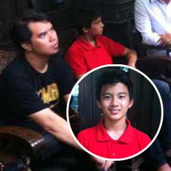 Ahmad Dhani Mendadak Ajak Anak Farhat Abbas Jumpa Pers