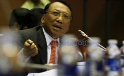 Naik Camry Hitam, Jero Wacik Penuhi Panggilan KPK