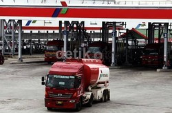 Truk Pertamina Kecelakaan di Tol Tangerang, Muatan Premium Tumpah