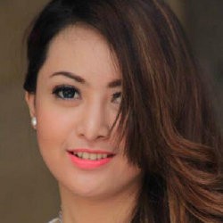  Inikah Kekasih Baru Cinta Ratu?